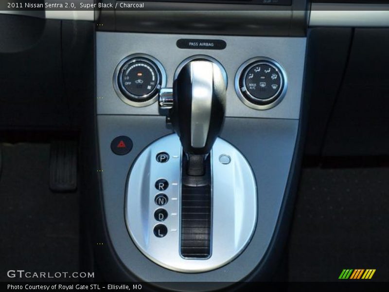 Super Black / Charcoal 2011 Nissan Sentra 2.0