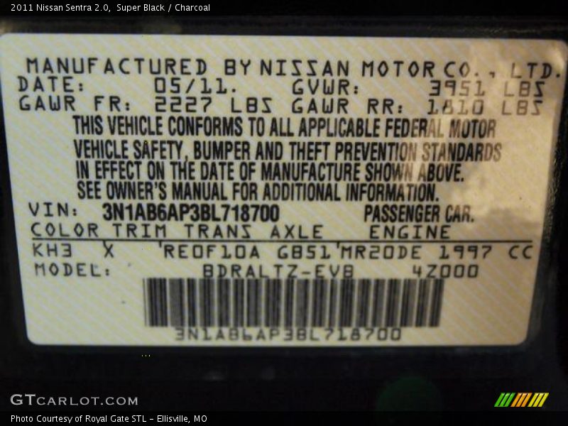 Super Black / Charcoal 2011 Nissan Sentra 2.0