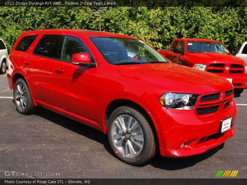 Front 3/4 View of 2013 Durango R/T AWD
