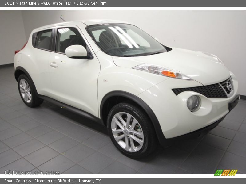 White Pearl / Black/Silver Trim 2011 Nissan Juke S AWD