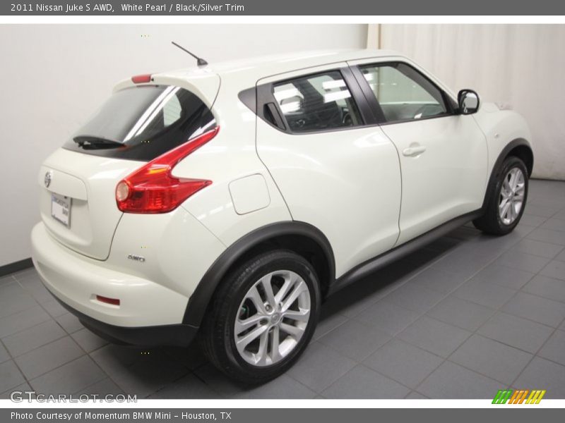White Pearl / Black/Silver Trim 2011 Nissan Juke S AWD