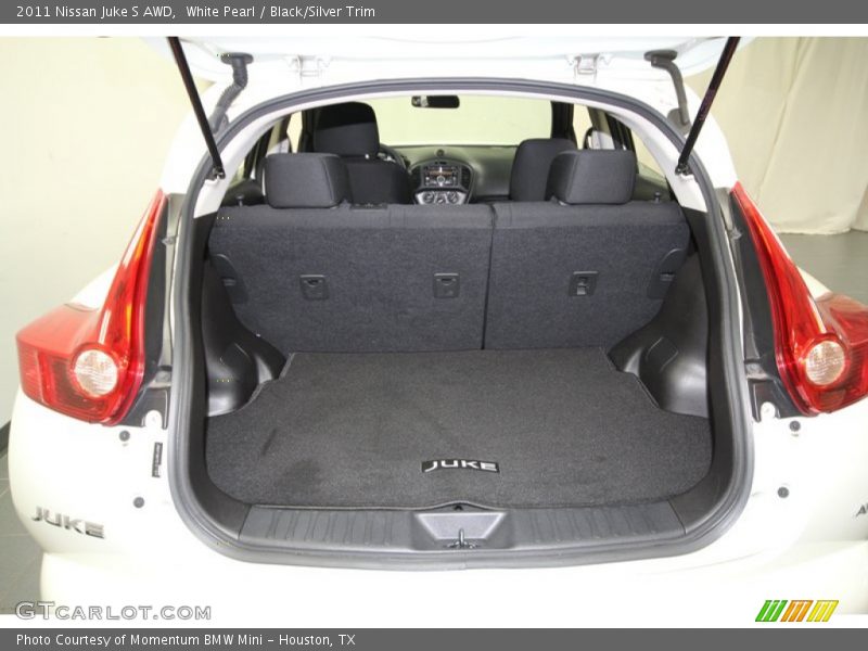 White Pearl / Black/Silver Trim 2011 Nissan Juke S AWD