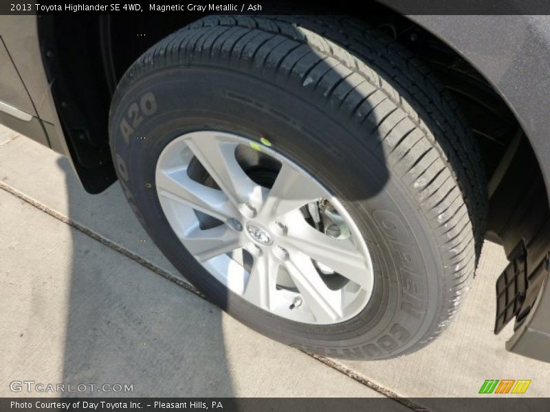 Magnetic Gray Metallic / Ash 2013 Toyota Highlander SE 4WD