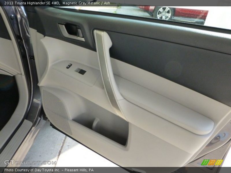 Magnetic Gray Metallic / Ash 2013 Toyota Highlander SE 4WD