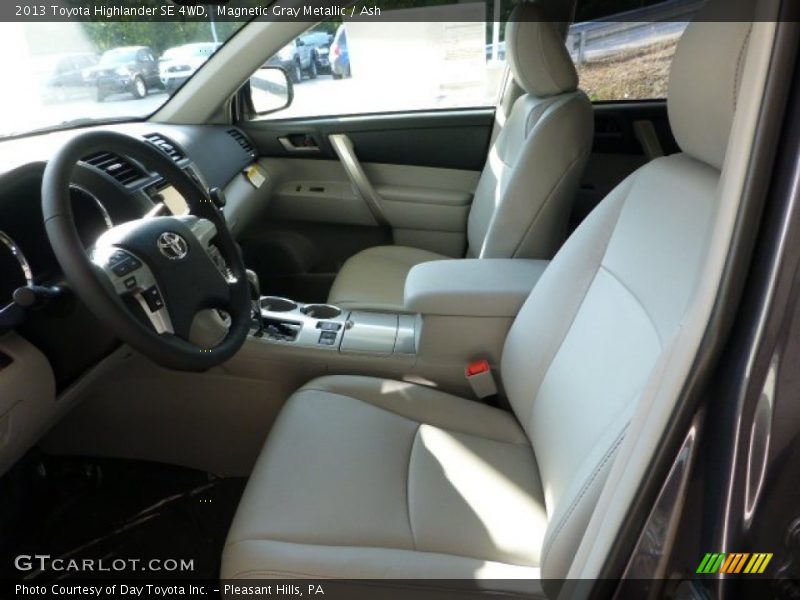 Magnetic Gray Metallic / Ash 2013 Toyota Highlander SE 4WD