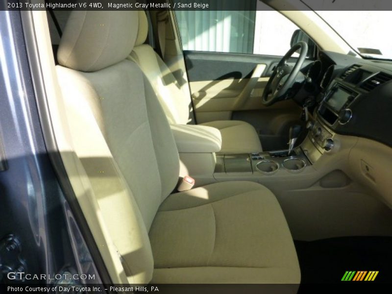 Magnetic Gray Metallic / Sand Beige 2013 Toyota Highlander V6 4WD