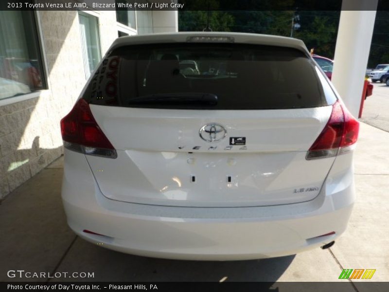 Blizzard White Pearl / Light Gray 2013 Toyota Venza LE AWD