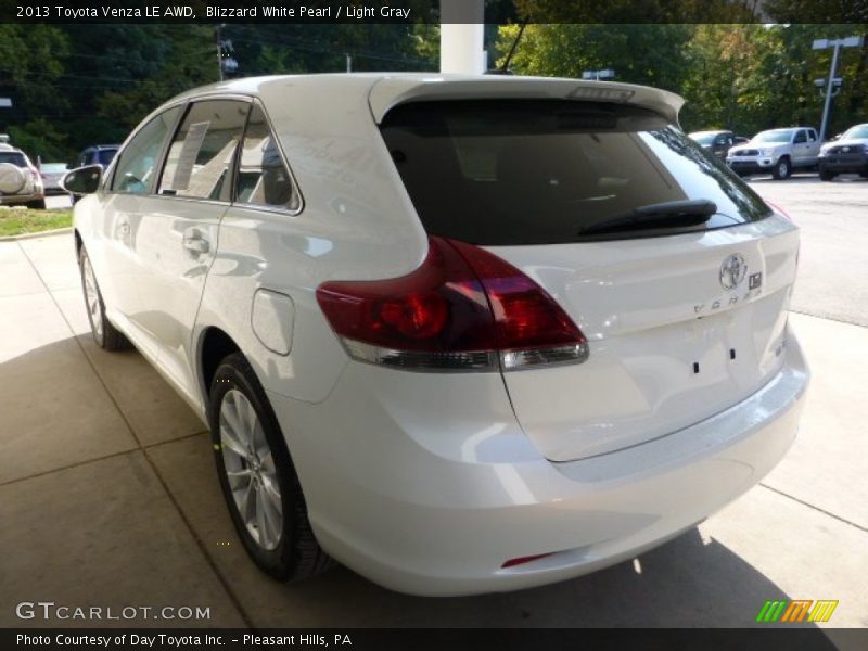 Blizzard White Pearl / Light Gray 2013 Toyota Venza LE AWD