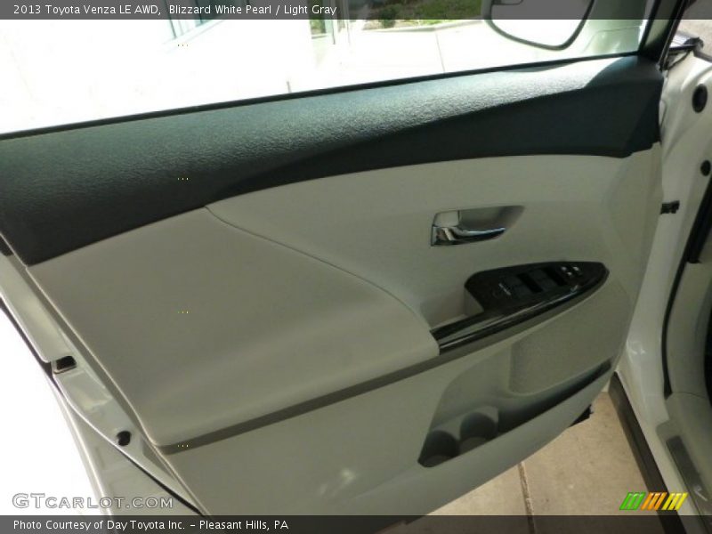 Blizzard White Pearl / Light Gray 2013 Toyota Venza LE AWD