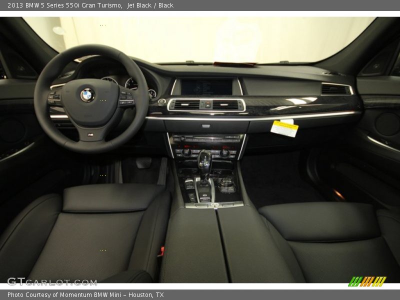 Dashboard of 2013 5 Series 550i Gran Turismo