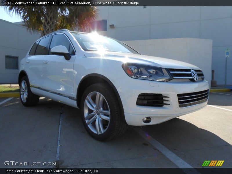 Pure White / Cornsilk Beige 2013 Volkswagen Touareg TDI Executive 4XMotion