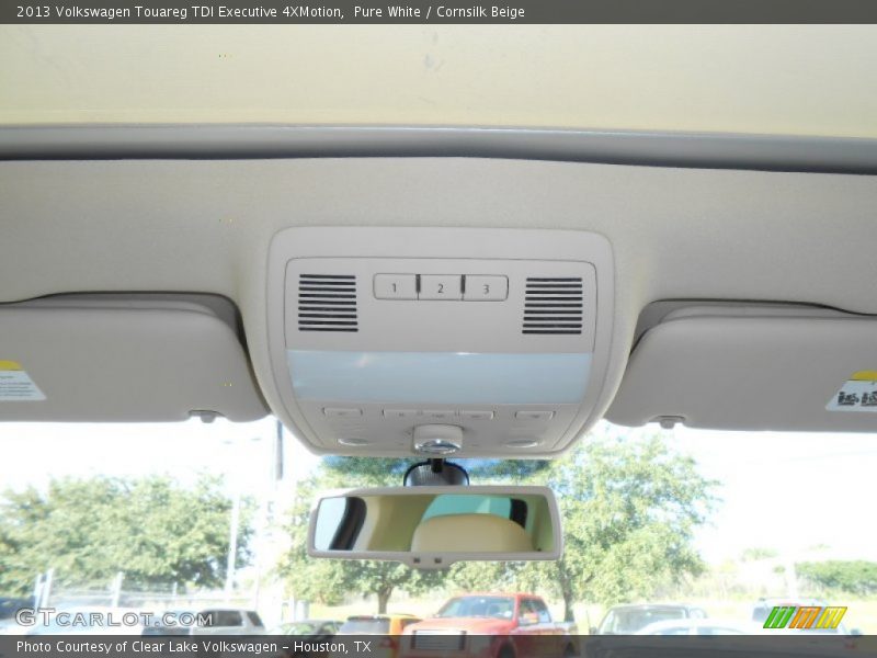 Pure White / Cornsilk Beige 2013 Volkswagen Touareg TDI Executive 4XMotion