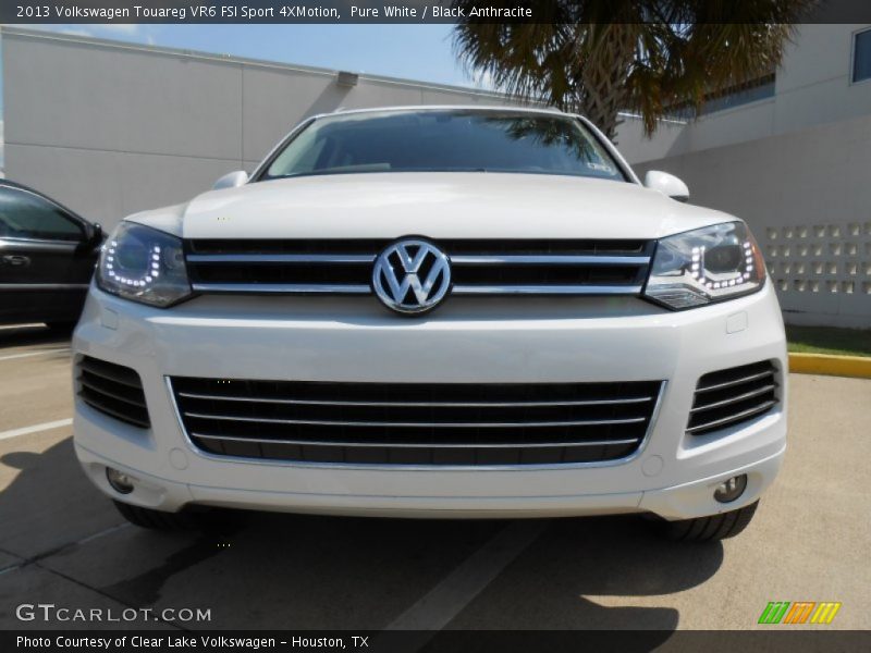 Pure White / Black Anthracite 2013 Volkswagen Touareg VR6 FSI Sport 4XMotion