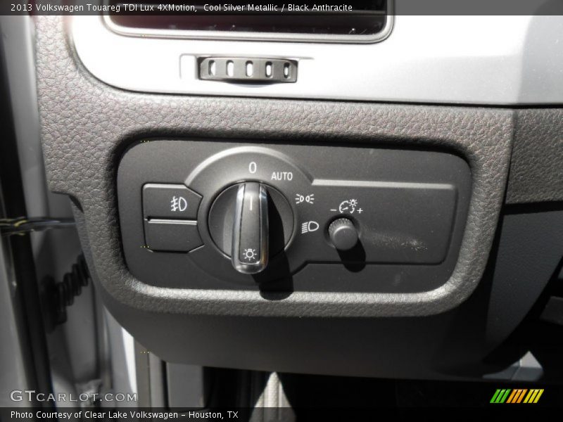 Cool Silver Metallic / Black Anthracite 2013 Volkswagen Touareg TDI Lux 4XMotion