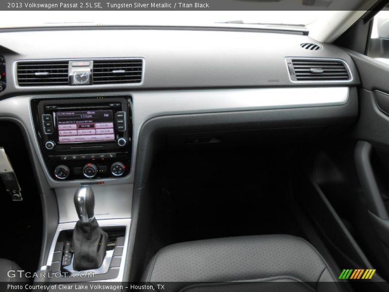 Tungsten Silver Metallic / Titan Black 2013 Volkswagen Passat 2.5L SE