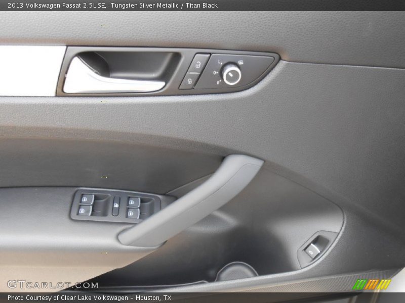 Tungsten Silver Metallic / Titan Black 2013 Volkswagen Passat 2.5L SE