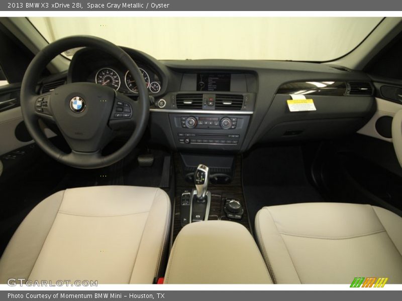 Dashboard of 2013 X3 xDrive 28i
