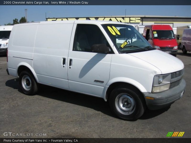 Ivory White / Medium Gray 2000 Chevrolet Astro Cargo Van