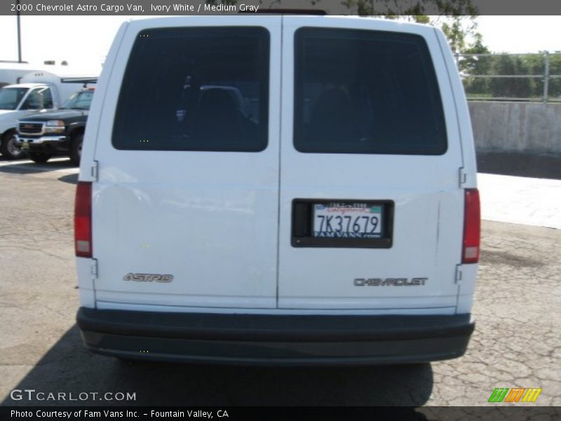 Ivory White / Medium Gray 2000 Chevrolet Astro Cargo Van