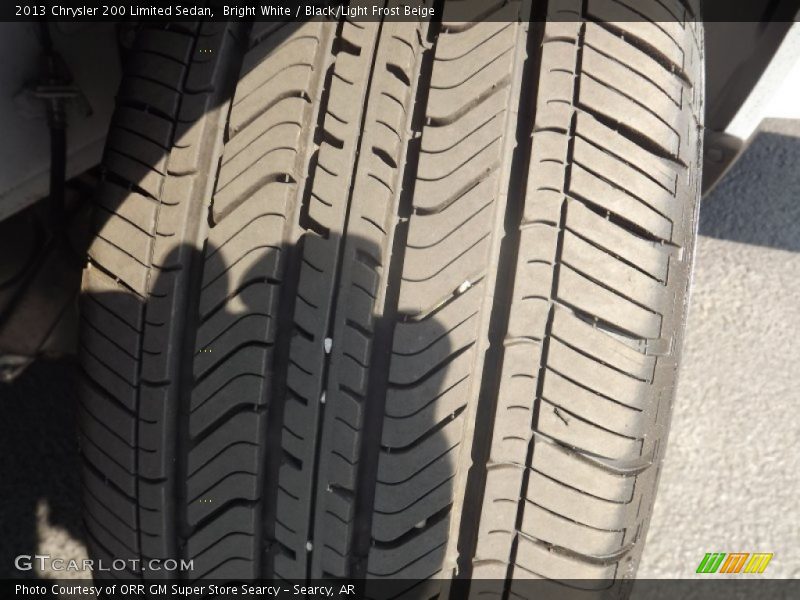 Bright White / Black/Light Frost Beige 2013 Chrysler 200 Limited Sedan