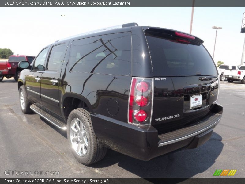 Onyx Black / Cocoa/Light Cashmere 2013 GMC Yukon XL Denali AWD