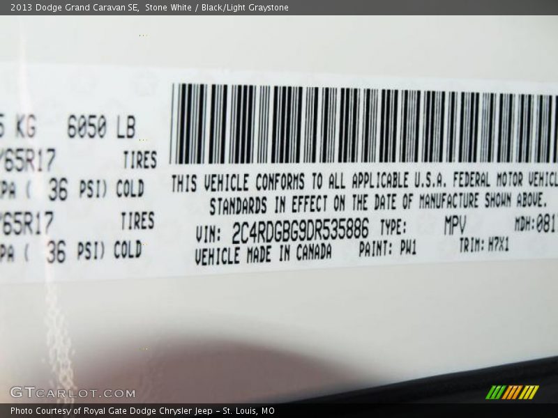 Stone White / Black/Light Graystone 2013 Dodge Grand Caravan SE