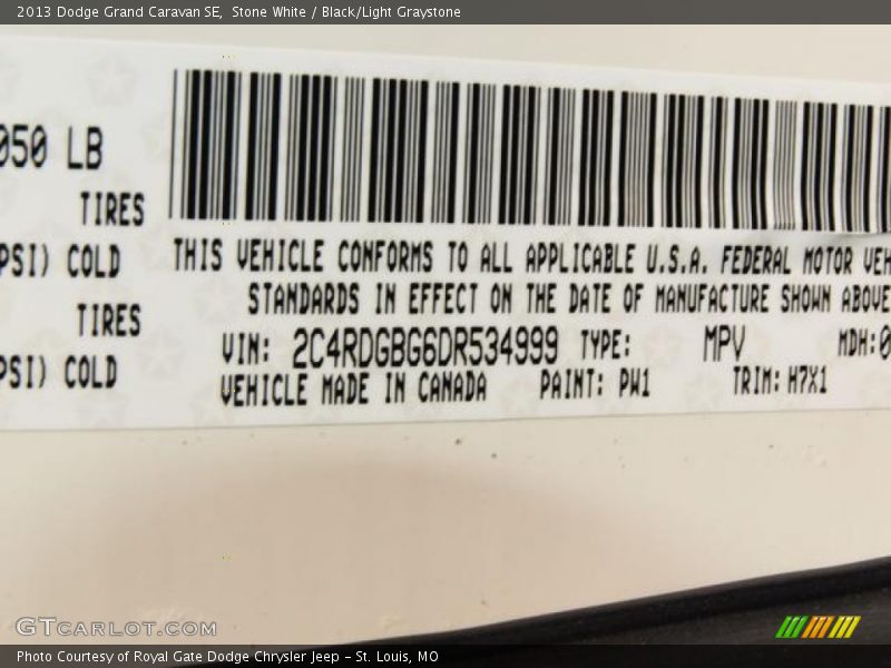 Stone White / Black/Light Graystone 2013 Dodge Grand Caravan SE