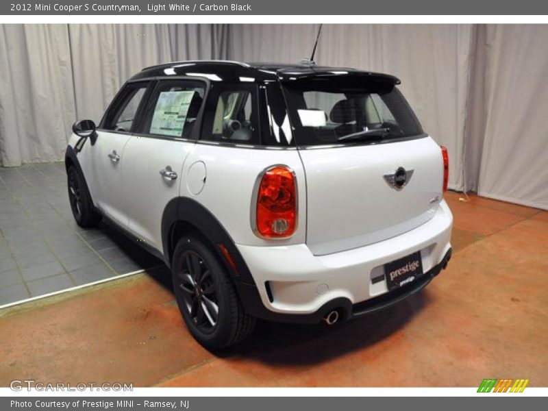 Light White / Carbon Black 2012 Mini Cooper S Countryman