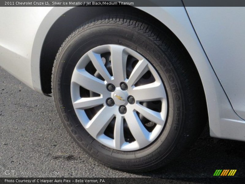 Silver Ice Metallic / Jet Black/Medium Titanium 2011 Chevrolet Cruze LS