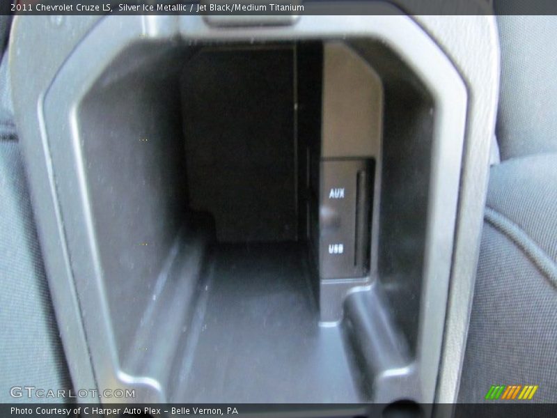 Silver Ice Metallic / Jet Black/Medium Titanium 2011 Chevrolet Cruze LS