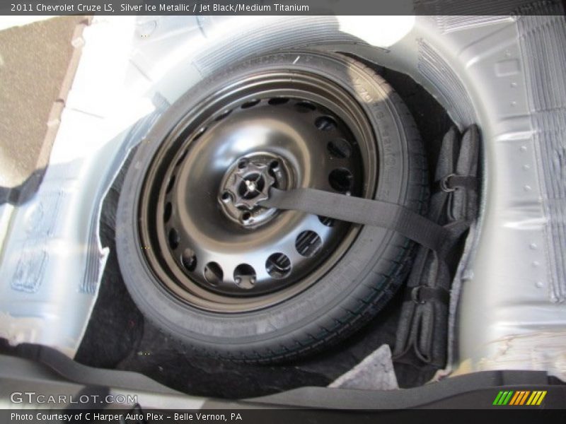Silver Ice Metallic / Jet Black/Medium Titanium 2011 Chevrolet Cruze LS