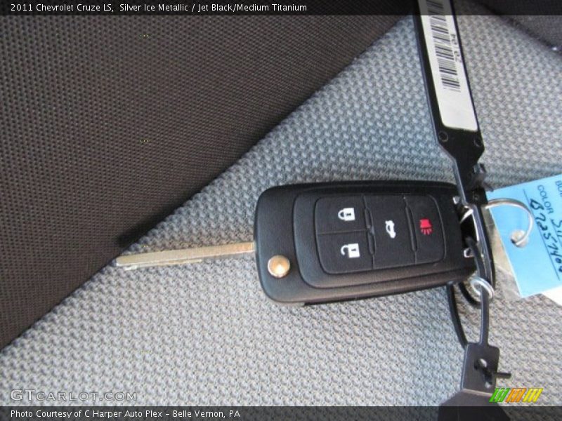 Silver Ice Metallic / Jet Black/Medium Titanium 2011 Chevrolet Cruze LS