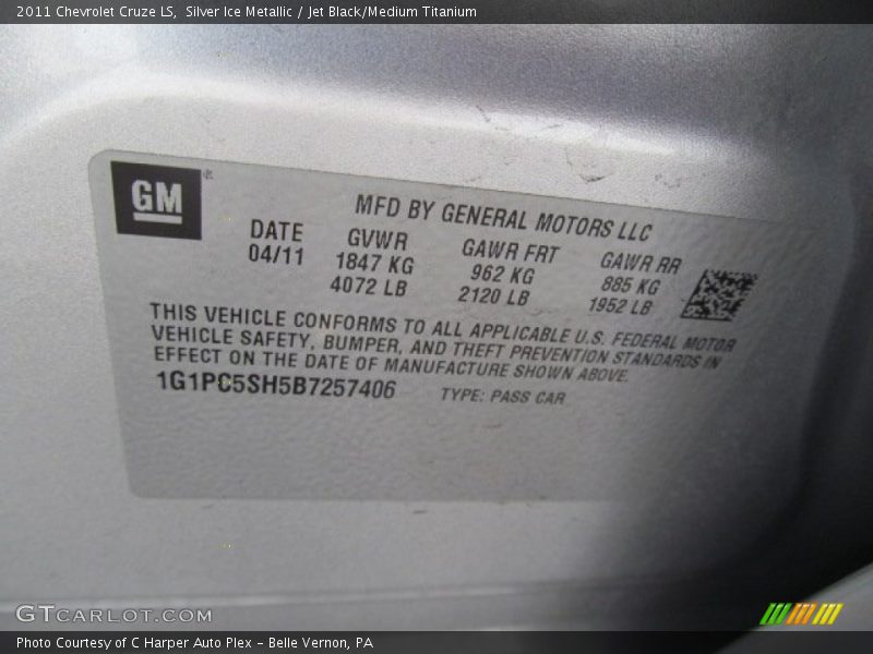 Silver Ice Metallic / Jet Black/Medium Titanium 2011 Chevrolet Cruze LS