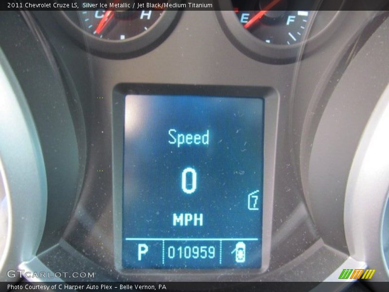 Silver Ice Metallic / Jet Black/Medium Titanium 2011 Chevrolet Cruze LS