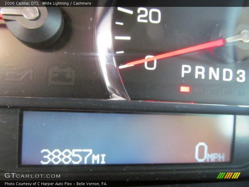 White Lightning / Cashmere 2006 Cadillac DTS