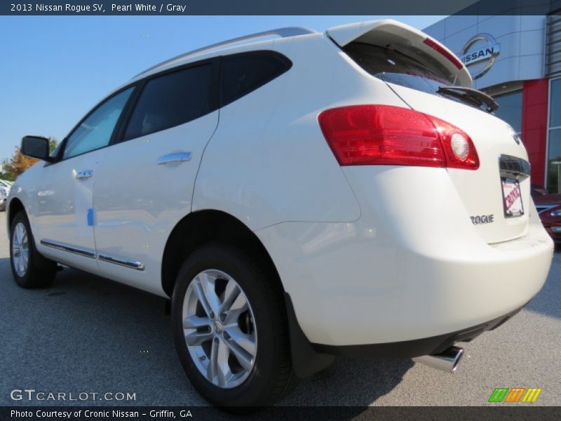 Pearl White / Gray 2013 Nissan Rogue SV