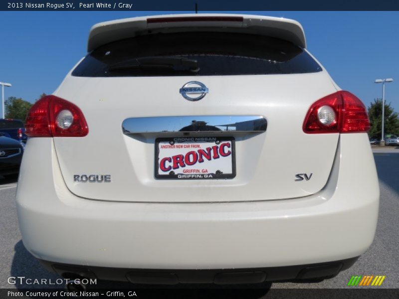 Pearl White / Gray 2013 Nissan Rogue SV