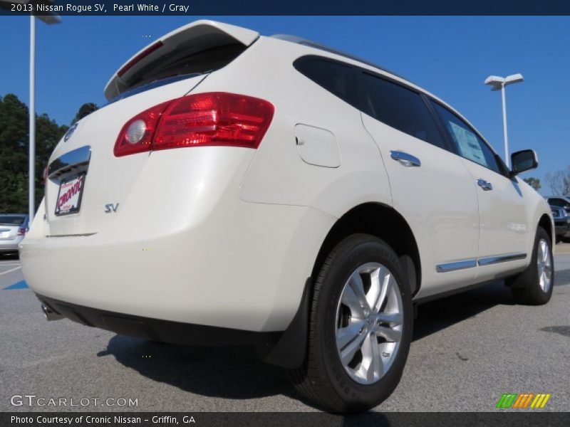 Pearl White / Gray 2013 Nissan Rogue SV