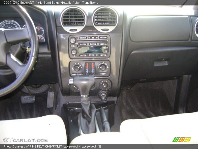 Sand Beige Metallic / Light Tan/Ebony 2007 GMC Envoy SLT 4x4