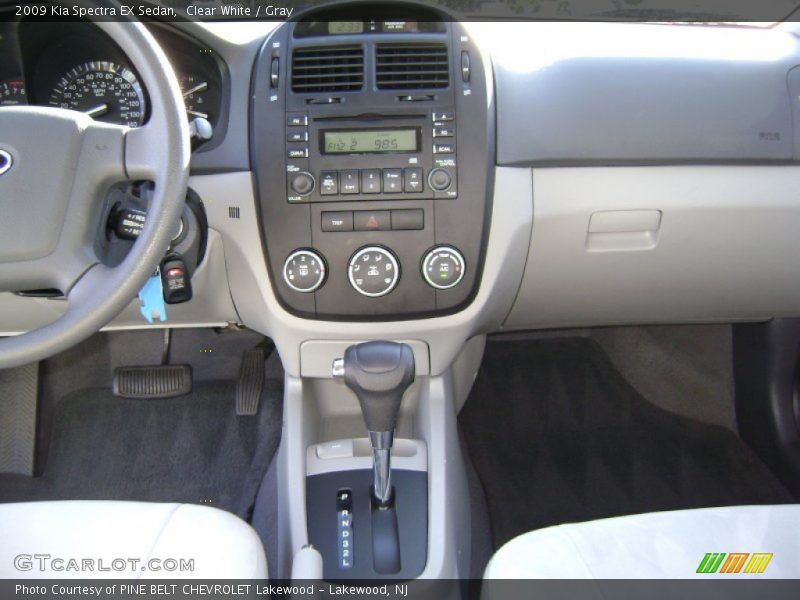 Clear White / Gray 2009 Kia Spectra EX Sedan