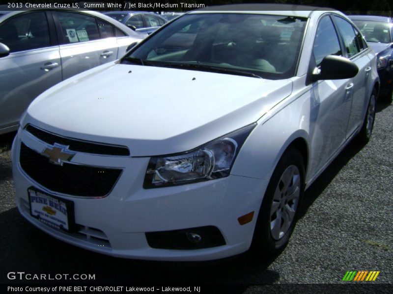 Summit White / Jet Black/Medium Titanium 2013 Chevrolet Cruze LS