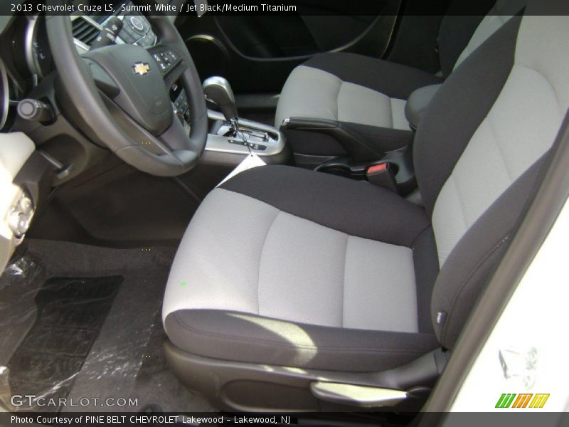 Summit White / Jet Black/Medium Titanium 2013 Chevrolet Cruze LS