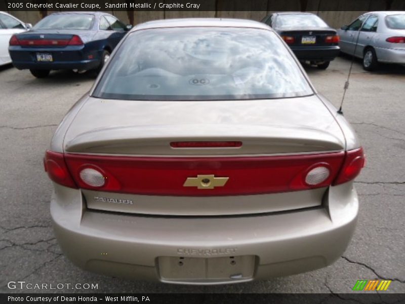 Sandrift Metallic / Graphite Gray 2005 Chevrolet Cavalier Coupe