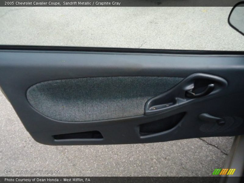 Sandrift Metallic / Graphite Gray 2005 Chevrolet Cavalier Coupe