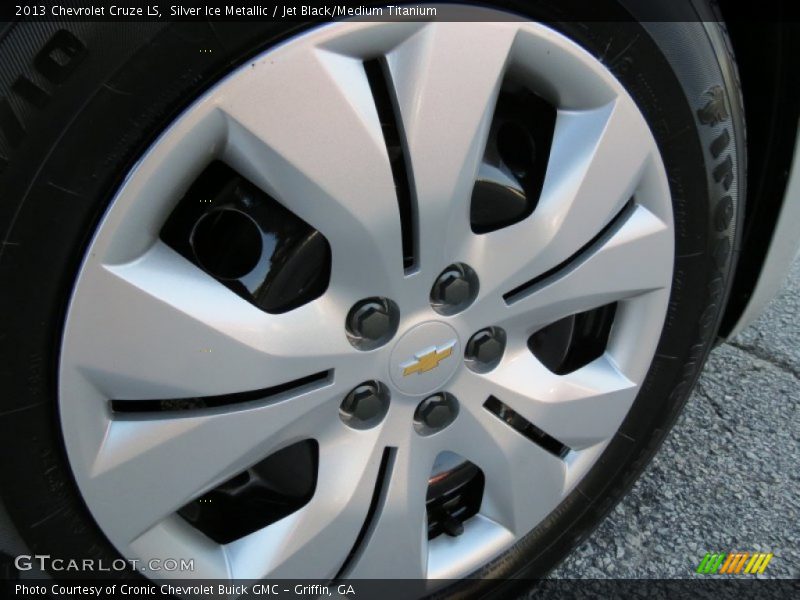 Silver Ice Metallic / Jet Black/Medium Titanium 2013 Chevrolet Cruze LS