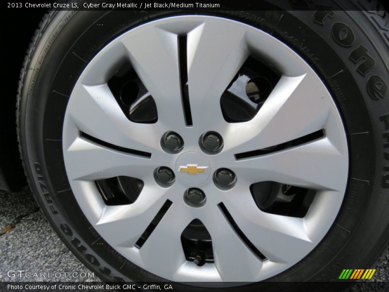 Cyber Gray Metallic / Jet Black/Medium Titanium 2013 Chevrolet Cruze LS