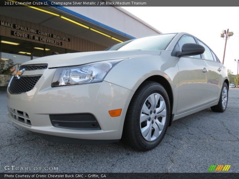 Champagne Silver Metallic / Jet Black/Medium Titanium 2013 Chevrolet Cruze LS