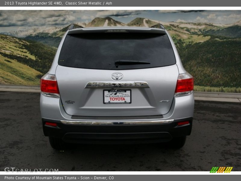 Classic Silver Metallic / Ash 2013 Toyota Highlander SE 4WD