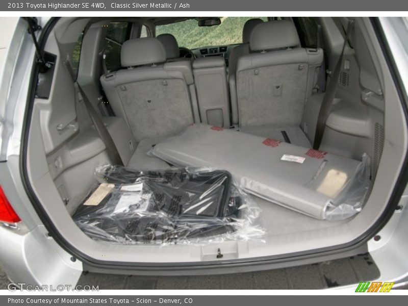 Classic Silver Metallic / Ash 2013 Toyota Highlander SE 4WD