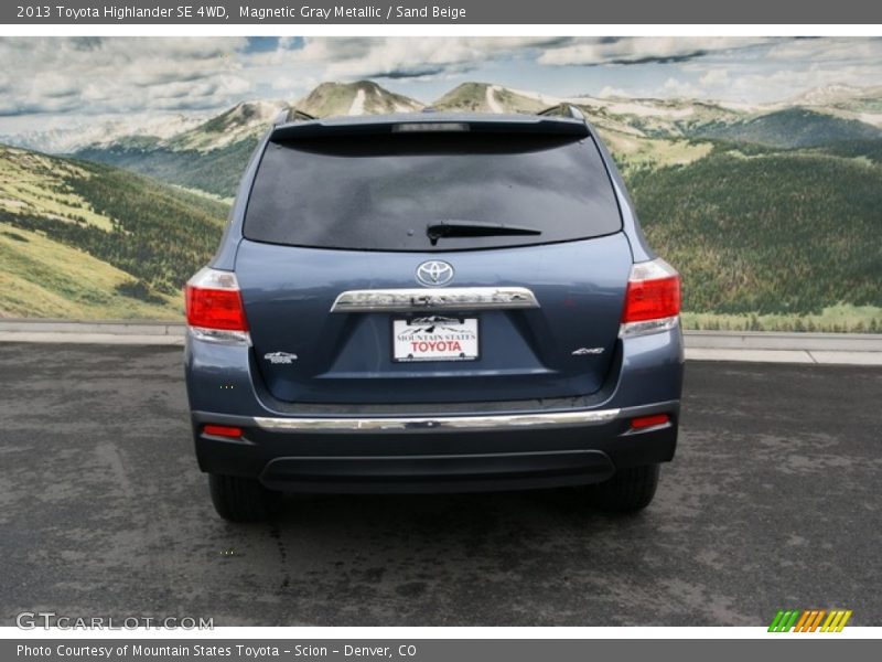 Magnetic Gray Metallic / Sand Beige 2013 Toyota Highlander SE 4WD